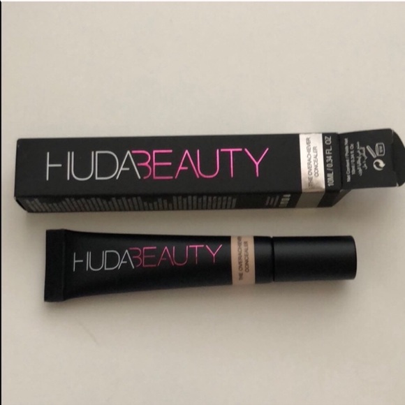 Huda Beauty Concealer - Picture 1 of 3